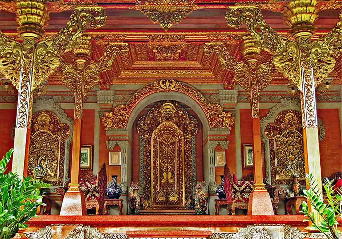 乐巴厘精选必玩系列 海神庙+品尝猫屎咖啡+脏鸭餐+乌布皇宫+集市+梯田下午茶 【推荐理由】 巴厘岛式精选必玩一日游之 海神庙-乌布-梯田 专车接送,专属司机等候 精品独家行程,绝无购物 乐巴厘微信旅行管家服务(可提供巴厘岛当地旅游咨询、定制、实时服务) 【行程介绍】 |09:00-12:00 专车到酒店接贵宾前往海神庙,欣赏壮观美哉的海景,在古老的传说和徐徐的海风中祈福。 接着带您前往当地咖啡庄园园主开的咖啡小店,品尝正宗巴厘岛猫屎咖啡,现场观摩咖啡制作工艺,还可以跟猫屎咖啡的生产者