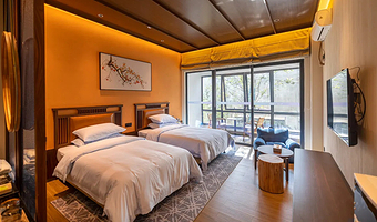 【酒店套餐】婺女洲度假区徽市街艺术酒店+门票2张+遇见婺源演出票2张+游船2张+双人单台卡丁车+射箭+早餐