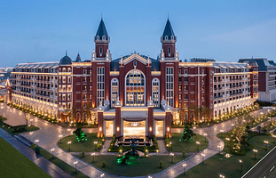 【周末不加价】盐城天沐温泉度假酒店2天1晚+双早+双人天沐温泉+双人荷兰花海（可选2大1小亲子套餐）