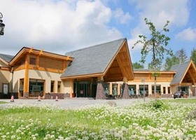 【酒店套餐】长白山蓝景国际生态交流中心1晚住宿+早餐+温泉+3小时滑雪