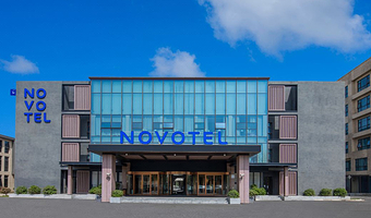 【酒店套餐】逸居酒店（3钻）+迪士尼门票+中西自助早餐+酒店至迪士尼接送