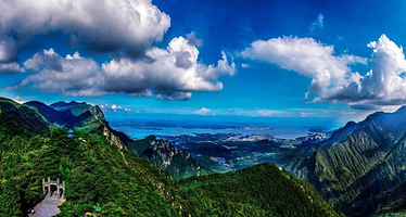 庐山风景名胜区+三清山风景区+婺源篁岭+景德镇雕塑瓷厂四日游【赠游鄱阳湖石钟山景区•送3早+4正餐•纯玩团】