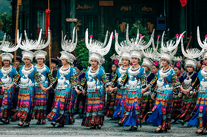 黔东南西江千户苗寨一日游【8人小团|可观夜景|精品纯玩无购物|市区免费接送】