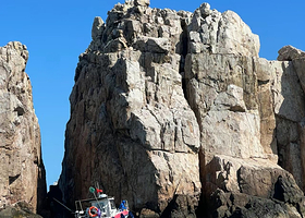 陵水双帆石 专业海钓 鱼探设备 全程导钓 钓鱼艇 热水淋浴