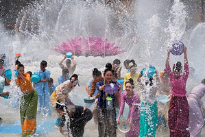 傣族园+曼远村一日游【9点晚出发+6人商务小团+市区上门接送+纯玩】