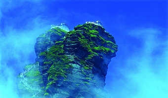 黄果树景区+荔波小七孔景区+西江千户苗寨+镇远古城+梵净山四日游【可选保姆车·慢游全景，深度领略贵州之美】