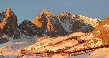 玉龙雪山景区+蓝月谷纯玩一日游【自营发团，自选索道套餐，含防寒服，大氧气，可选印象丽江演出】