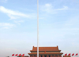 傍晚观看庄严的降旗仪式，导游带团，省心省事省时间