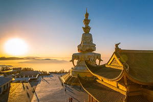 【金秋大促】峨眉山金顶/雷洞坪住宿任选+可选景区门票/午餐/全山段观光车+素斋