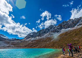 迪庆梅里雪山观景台+稻城亚丁+泸沽湖+虎跳峡(香格里拉段)六日游【梅里泸亚环线日照金山徒步亚精品小团纯玩】
