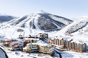 【五钻小镇C位】太舞滑雪小镇太舞酒店1-2晚+双早+双人太舞全区域滑雪票+免费高铁站接驳服务，部分含双人温泉