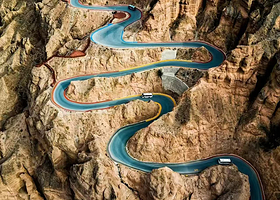 黄河石林国家地质公园一日游【拼小团出行 | 神奇22道弯 | 坐在羊皮筏子上吹吹黄河的风】