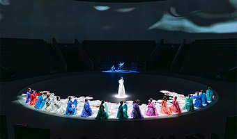 【酒店套餐】2大2小只有红楼梦戏剧幻城2日无限次进出票+3大剧场+微剧场，住景区附近酒店任选