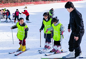 玉华宫滑雪场+玉华宫一日游【包车游可选5座、7座、9座车玉华宫冰雕艺术展梦幻之旅】
