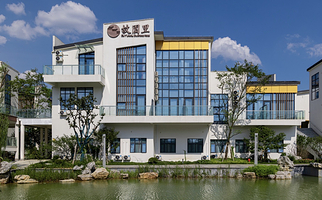 【酒店套餐】婺女洲度假区内民宿酒店：万卷酒店/故园里酒店+2人门票+《遇见·婺源》演出票+早餐等套餐