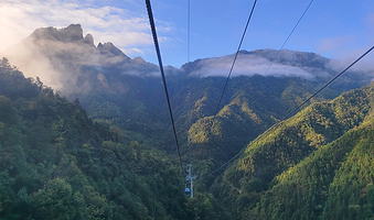 郴州东江湖旅游区+高椅岭旅游区+莽山五指峰景区+飞天山景区一日游【6人小团•上门接送】