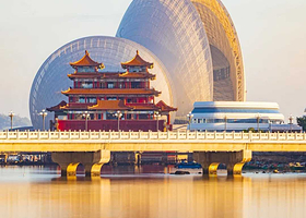 【私家团】珠海港珠澳大桥游+珠海渔女+珠海大剧院+情侣路一日游【上门接送＋美食生蚝宴＋车观港珠澳大桥R3】