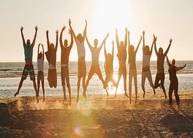 刘公岛景区+那香海钻石沙滩浴场三日游【18人小团，含接送机丨出海捕捞+赶海+投喂海鸥丨住3钻酒店，烟台出发】