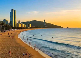 深圳大梅沙海滨公园+地王观光·深港之窗一日游【私家团+上门接送：梅拉尼亚小镇、外观世界之窗、穿越深中通道】