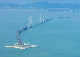 深圳地王观光·深港之窗+中英街+大梅沙海滨公园一日游【私家团上门接送梅拉尼亚小镇＋外观世界之窗＋穿越深中通道】