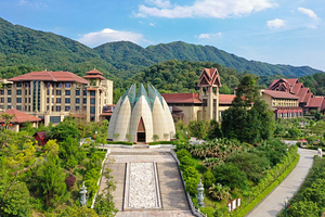 【春节特惠】韶关经律论国际酒店+2大1小自助早餐+无限次温泉+翡翠博物馆+天禅谷景区