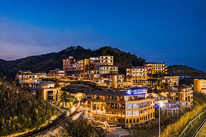 【景区内住宿、夜宿云巅】云上草原1168星空天文酒店+双早+双人云上草原2日票含索道或熊猫大门票