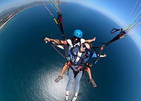 三亚鹰之翼滑翔伞俱乐部一日游【海景滑翔伞/拍摄服务/特技飞行/极限刺激】
