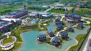 【温泉套餐不加价】★盐城天沐温泉度假酒店1晚+双人天沐温泉+可选双人荷兰花海门票+可选亲子套餐+含早