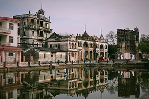 【私家团】江门开平自力村碉楼群+塘口墟天下粮仓+网红先锋书店＋酱油稻田咖啡1日游、广州出发上门接送＋江门6线