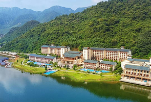 【酒店套餐】清远宝晶宫天鹅湖温泉酒店住1晚+2人无限次温泉+泳池水乐园+2人早餐+酒店儿童乐园