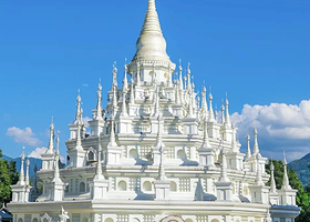 芒市+瑞丽+腾冲4天3晚【私家团 湿地游船 边境村寨 火山热海  和顺侨乡 赠森林温泉】