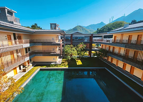 【酒店套餐】山水双合花见酒店住1晚+2张山水双合门票+2张山水双李花谷景区门票（含观光车票）+2人自助早餐