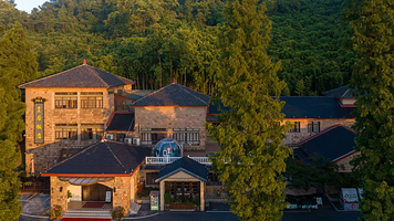 【周末不加价】景区内住宿，可开车上山丨莫干山皇后饭店+双人莫干山风景名胜区门票2日畅玩+双早