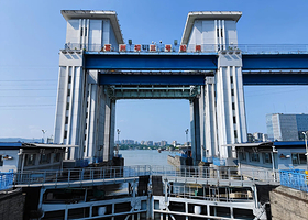 【酒店套餐】多人群可选丨宜昌民生酒店住宿1间+三峡大瀑布+两坝一峡两日游