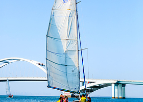 厦门五缘湾帆船港一日游【帆船出海体验|可选咖啡饮品/防水防晒套餐】