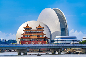 【私家团】上门接送+豪华游轮海上观港珠澳大桥+桥底穿过大桥+圆明新园+日月贝+珠海渔女一天游+广州出发