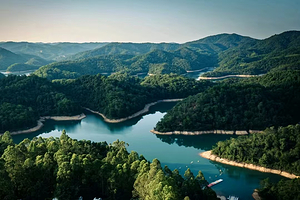 【畅游九龙湖生态公园】中旅阿那亚九龙湖·公主酒店住1晚+2人畅游九龙湖生态公园+2人中心小镇打卡+2人自助早餐