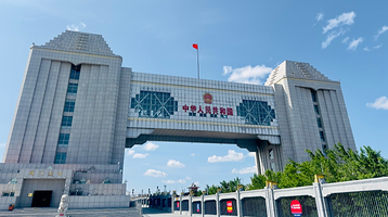 呼伦贝尔呼伦湖+满洲里国门景区+套娃景区+中苏金街+欧式婚礼宫一日游一日游【满洲里市区/郊区精华景点一日游】