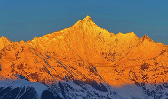 迪庆梅里雪山国家公园+雾浓顶观景台+飞来寺+白马雪山+纳帕海(依拉草原)一日游【8人内小团氧气防寒服免费使用】