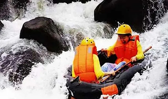 【酒店套餐】长泰连氏大酒店商务/小黄山滨溪木屋住宿一晚+漂流门票+小黄山首道门票+高尔夫体验+双早