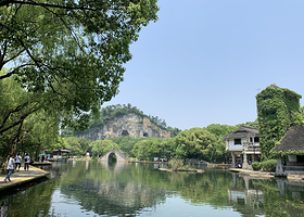 【秋季错峰】桐庐富春雷迪森庄园1晚含早+富春桃园/琴溪香谷/瑶琳仙境/天子地/OMG心跳乐园（5选1）