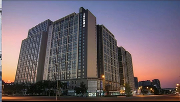 【下午场门票2张+早餐】万信至格酒店豪华房住1晚+2张成都欢乐谷下午场门票