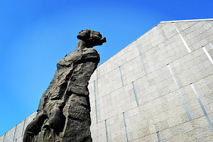 【拼小团】侵华日军南京大屠杀遇难同胞纪念馆·凤凰说·史展馆门票·9人小团·2H人工讲解·无线耳麦