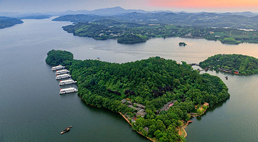 【天目湖双园套餐】无限次进出~天目湖南山竹海+天目湖山水园+天目湖集团旗下酒店1晚（7选1）+早餐