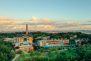 【莲花山山顶】五钻★广州莲花山粤海村酒店含早+莲花山风景区门票-免费健身-游泳-有花园停车场