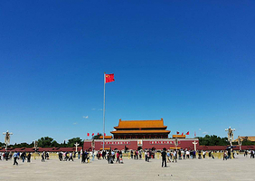 【提前一天可订】游天安门广场·观升旗仪式·登天安门城楼 丨多套餐可选