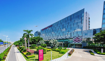 【豪华五钻国庆特惠】广州花都皇冠假日酒店+双早+双人广州融创水世界或融创乐园&广州融创大马戏+酒店至融创接驳