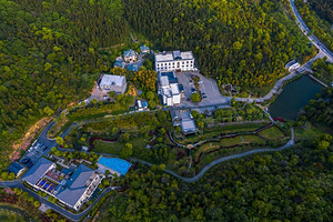 【酒店套餐】宜兴氿悦沐心香村酒店1-2晚+双早+可选正餐一份或窑湖小镇门票两张+欢迎水果+迷你吧+汉服体验