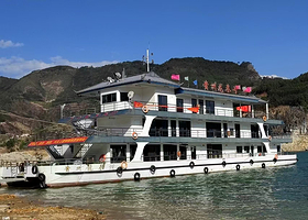 贵州兴义万峰湖红椿码头贵州系列龙游船观光【乘“贵州龙”游船，邂逅水上喀斯特】