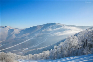 北大湖星空营酒店1晚+2大1小亲子房/2大2小亲子房/四人间+早餐+日场雪票（含雪板雪鞋雪杖）+温泉